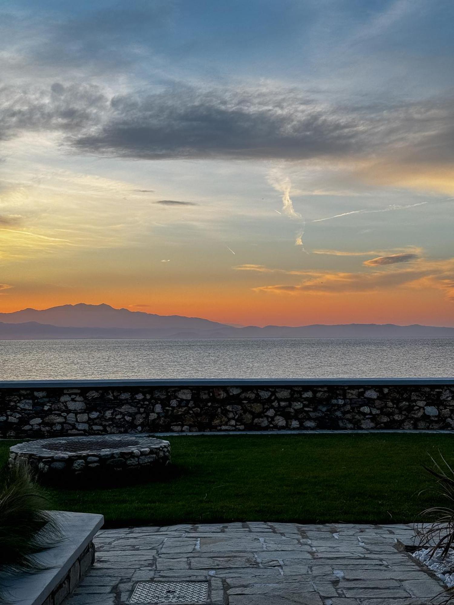 Olive & Sea Luxury Suites Skala Sotiros Dış mekan fotoğraf